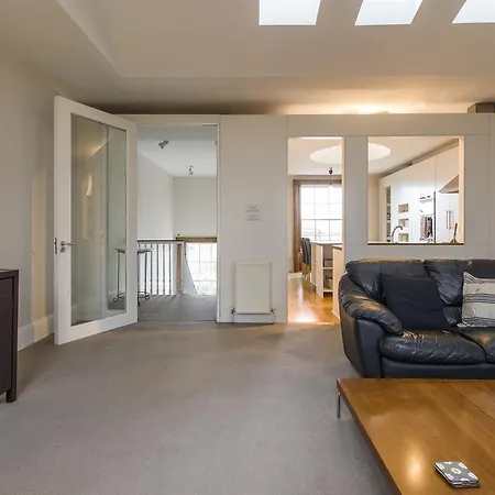 Leafy Period North Georgian Apartment Dublin